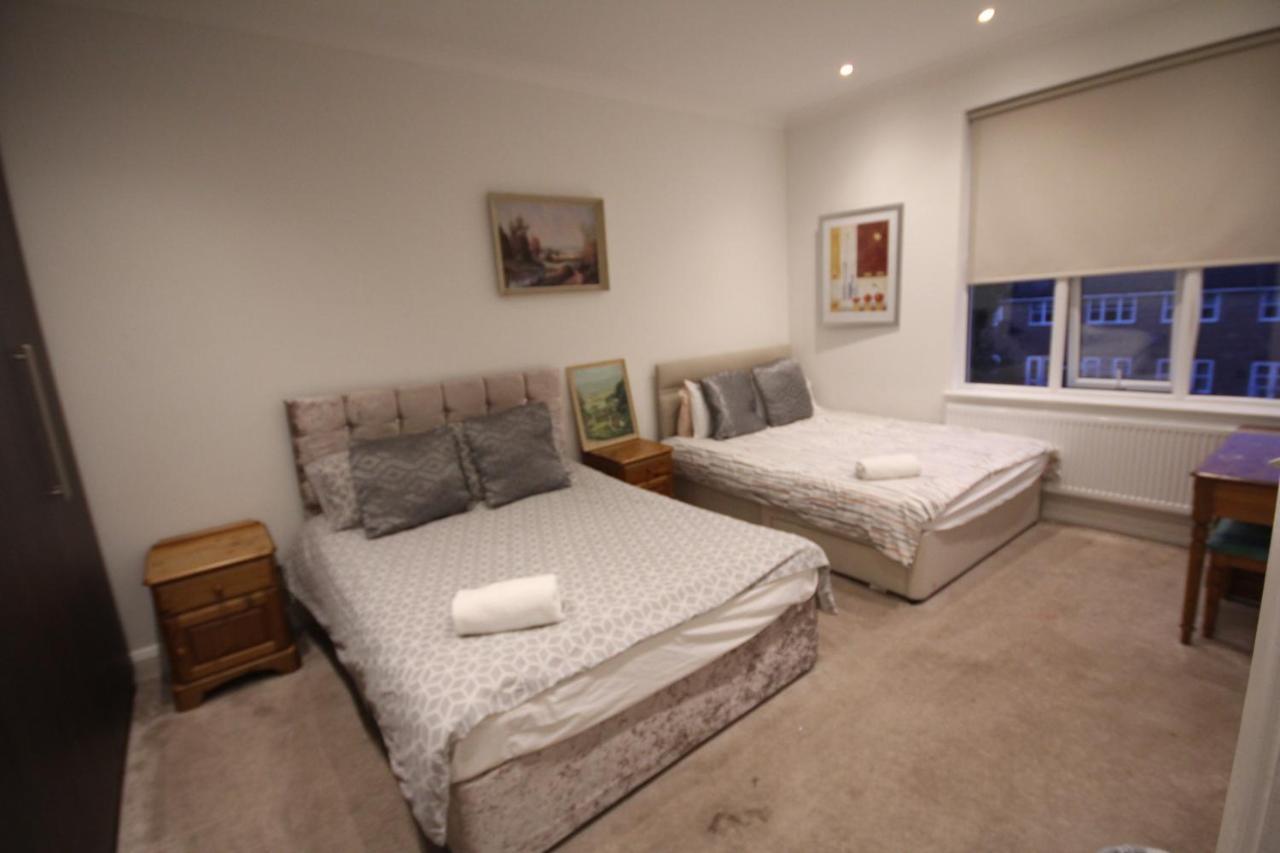 Great West Road Apartments Flat C لندن المظهر الخارجي الصورة